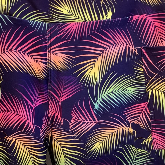 Luv21 Leggings Capris Cropped Women’s Size 2-10 Pockets Neon Yoga Waistband - Picture 2 of 7